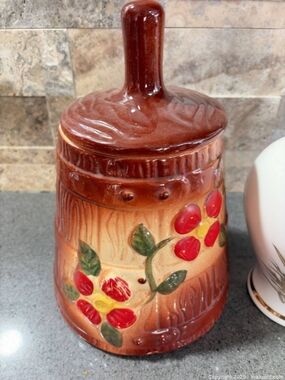 vintage American Bisque ceramic cookie jar, designed to look Like A Butter Churn